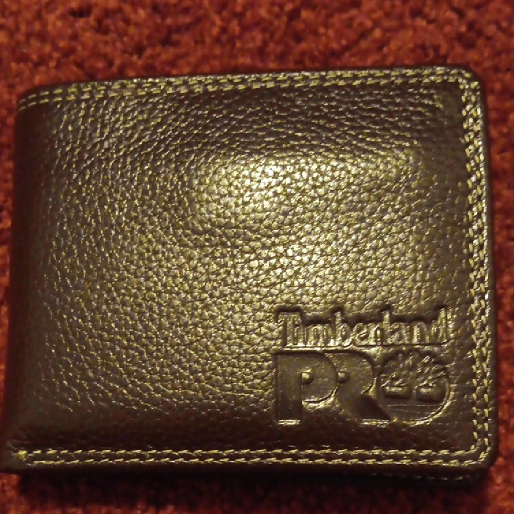 Timberland PRO Black Pebble-Grain Leather Bifold Card Wallet